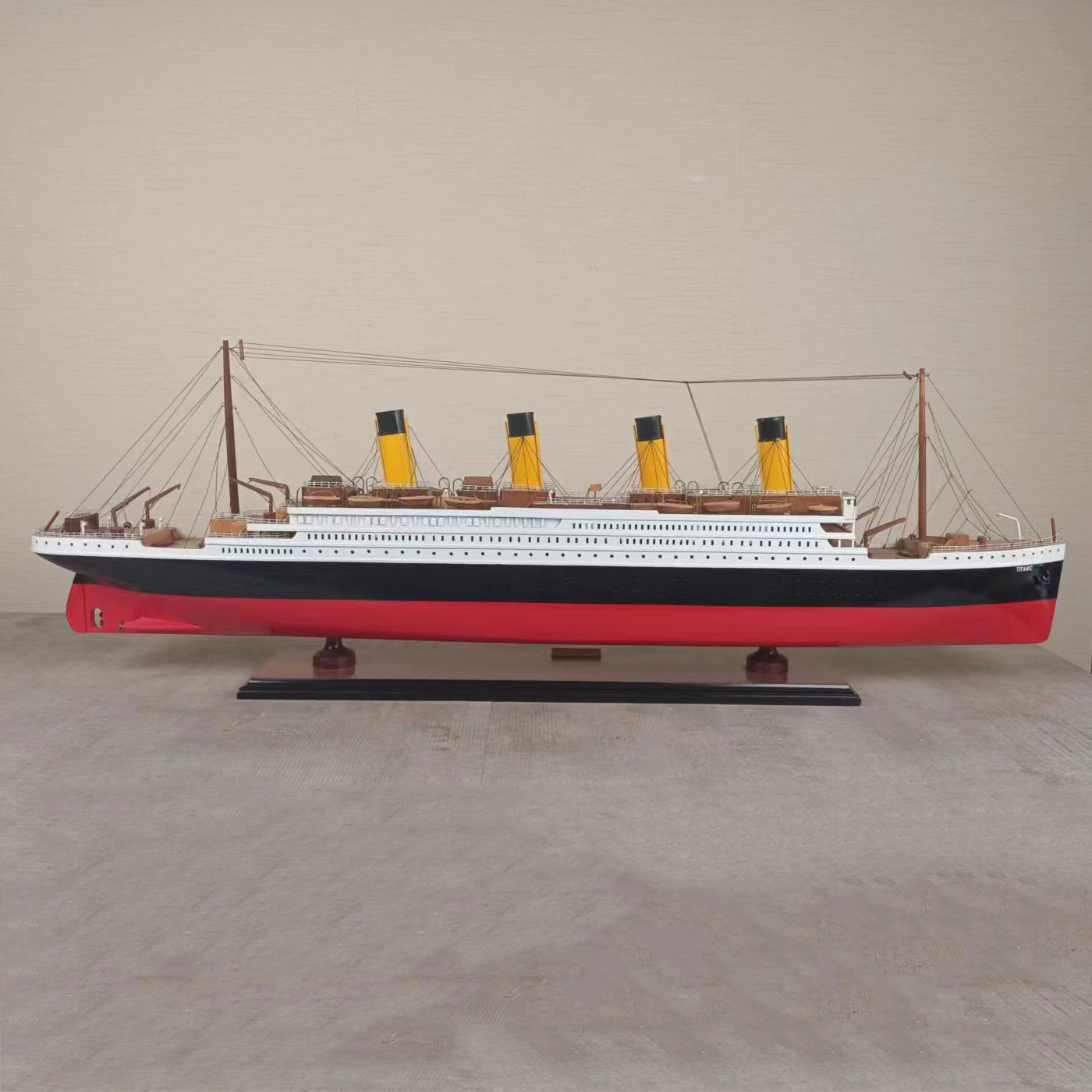 Edeng Vietnamese TITANIC model made of bingaduwood